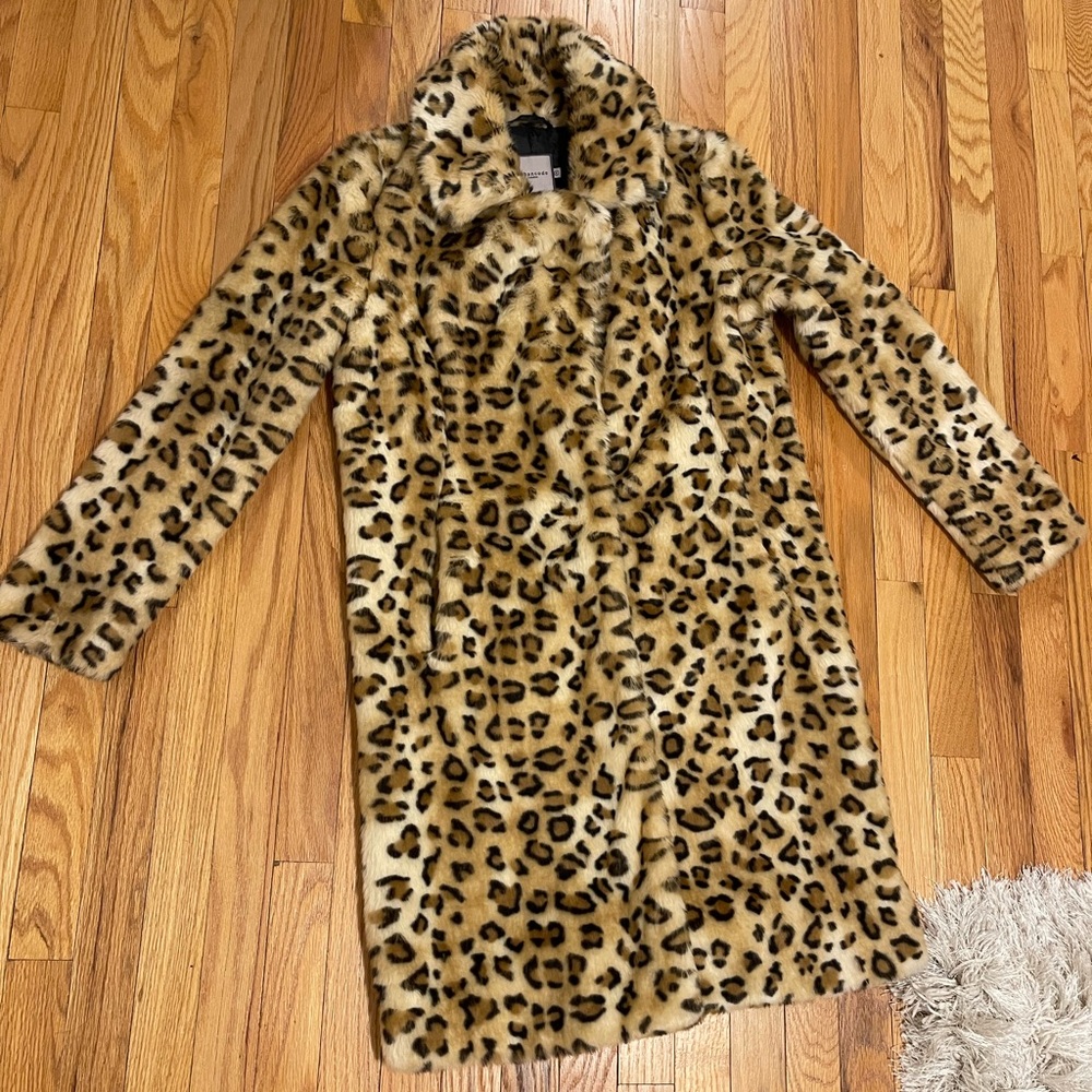AVAILABLE- Urbancode London leopard faux fur coat long US 4